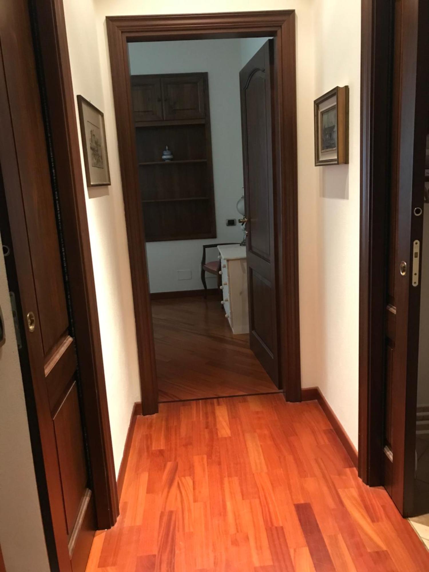 La Casa Del Melograno Appartement Alba  Buitenkant foto